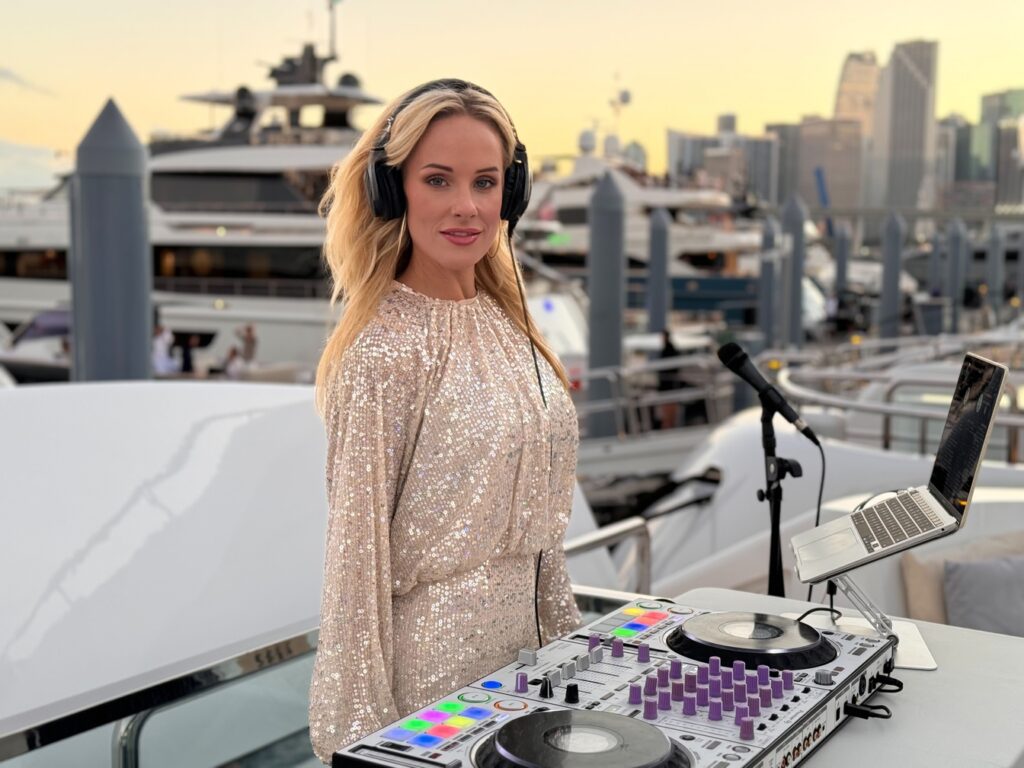 DJ CAT
