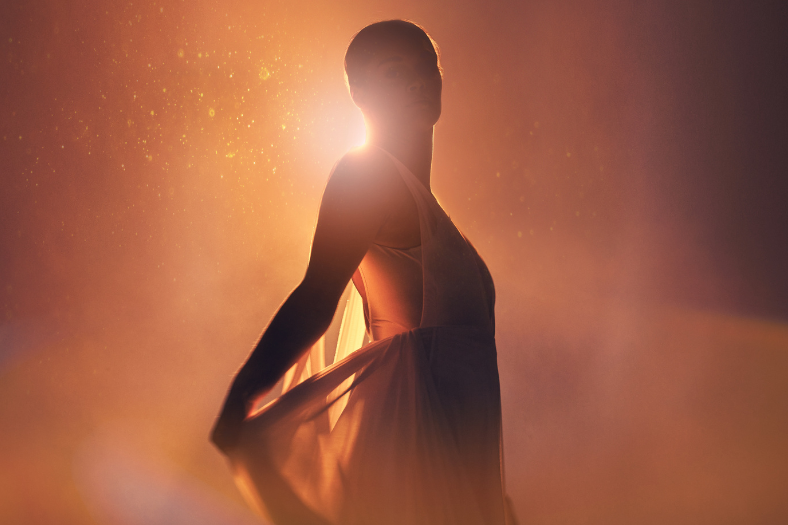 Lighting shapes intimacy at dinner, anticipation before a performance, and energy when the evening changes pace.
